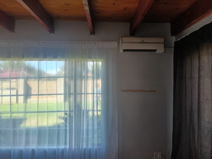 4 Bedroom Property for Sale in Rhodesdene Northern Cape